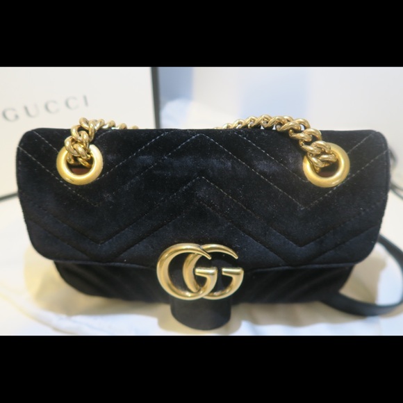 Gucci Small GG Mormont Matelassé Shoulder Bag - Picture 7 of 13